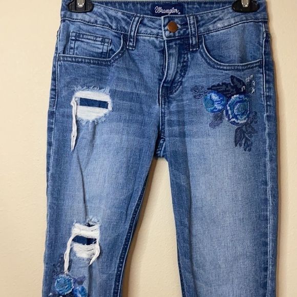 Wrangler Floral Print Embroidered Skinny Jeans - Picture 2 of 8